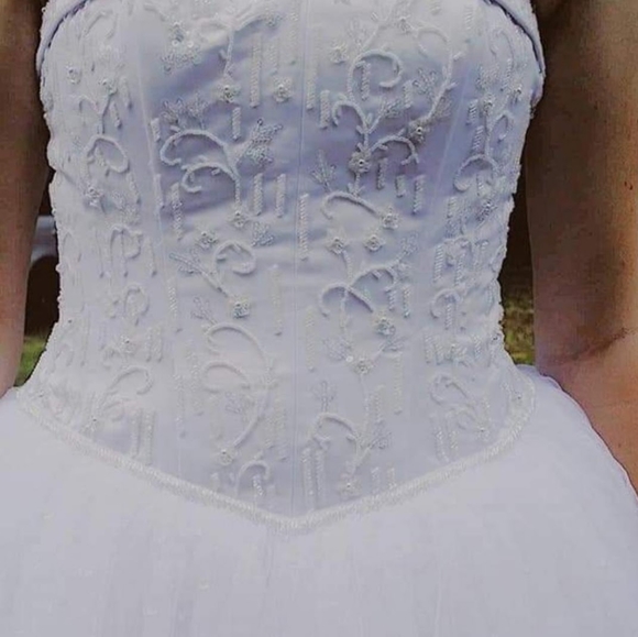 Wedding Dress - Picture 3 of 5